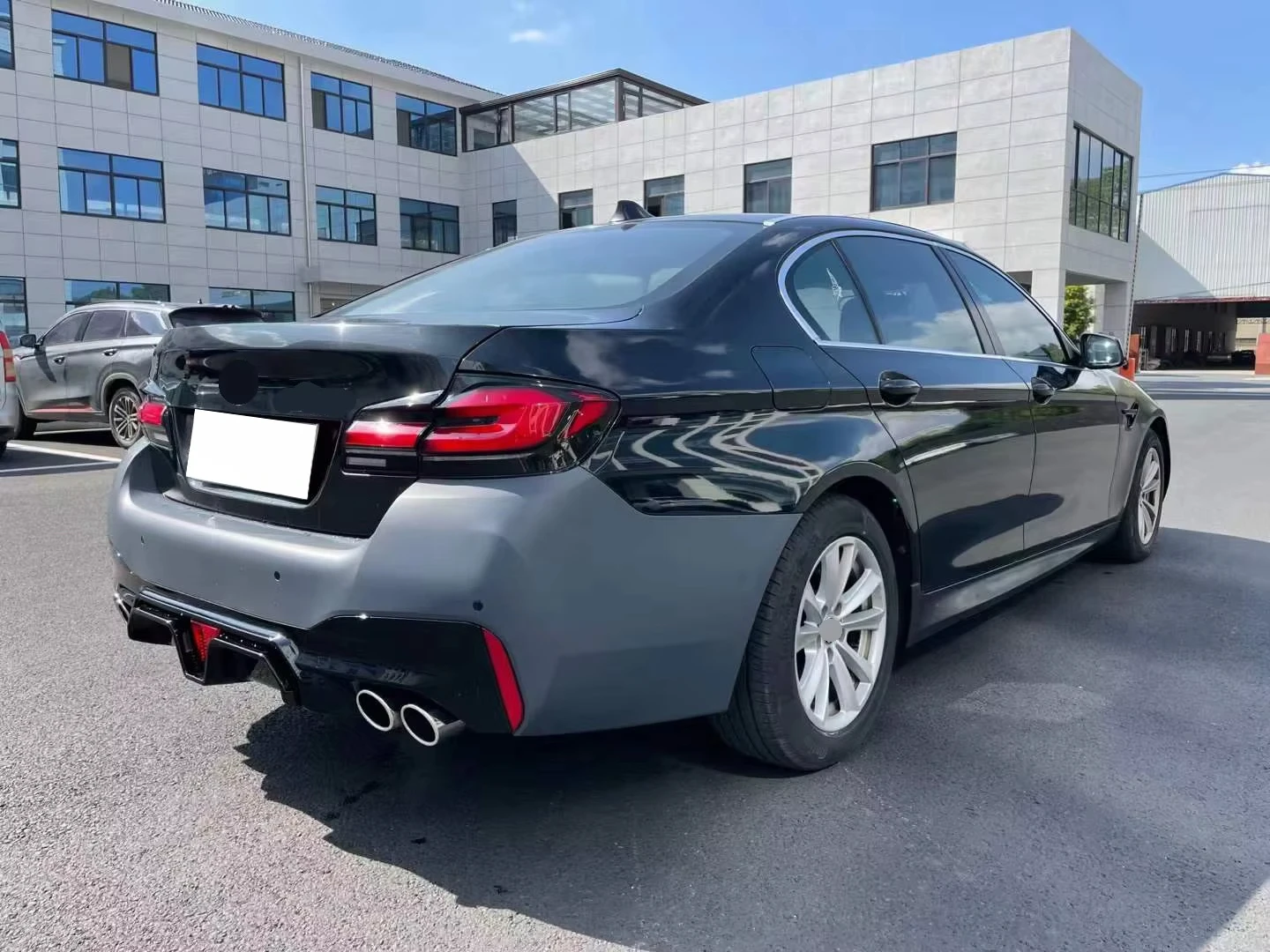Latest Body Kit for F10 CS Style Body Kit for 5 Series 520i 525i 528i 535i F10 F18 Front Rear Car Bumper M Sports Bodykit
Latest Body Kit for F10 CS Style Body Kit for 5 Series 520i 525i 528i 535i F10 F18 Front Rear Car Bumper M Sports Bodykit