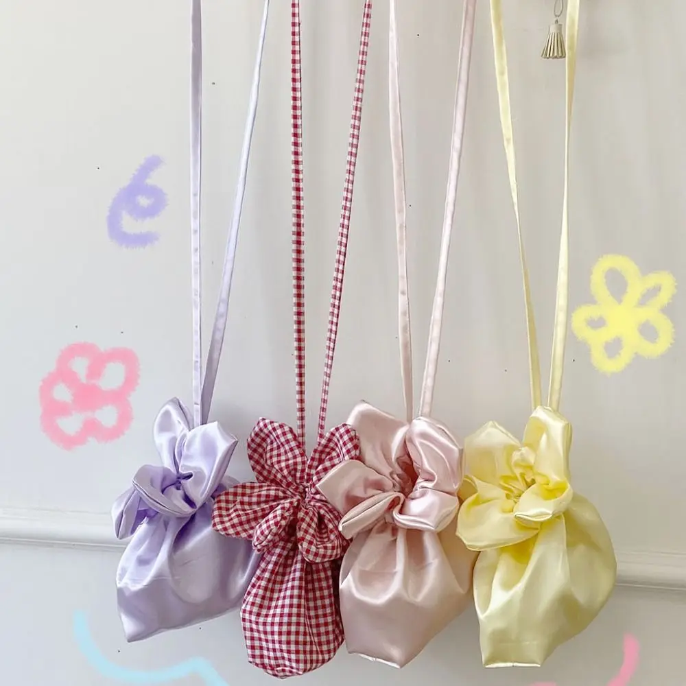 Literary Bundle Pocket Flower Drawstring Bag Storage Bag Plaid Small Crossbody Bag Portable Cute Phone Bag Shopping
Literary Bundle Pocket Flower Drawstring Bag Storage Bag Plaid Small Crossbody Bag Portable Cute Phone Bag Shopping