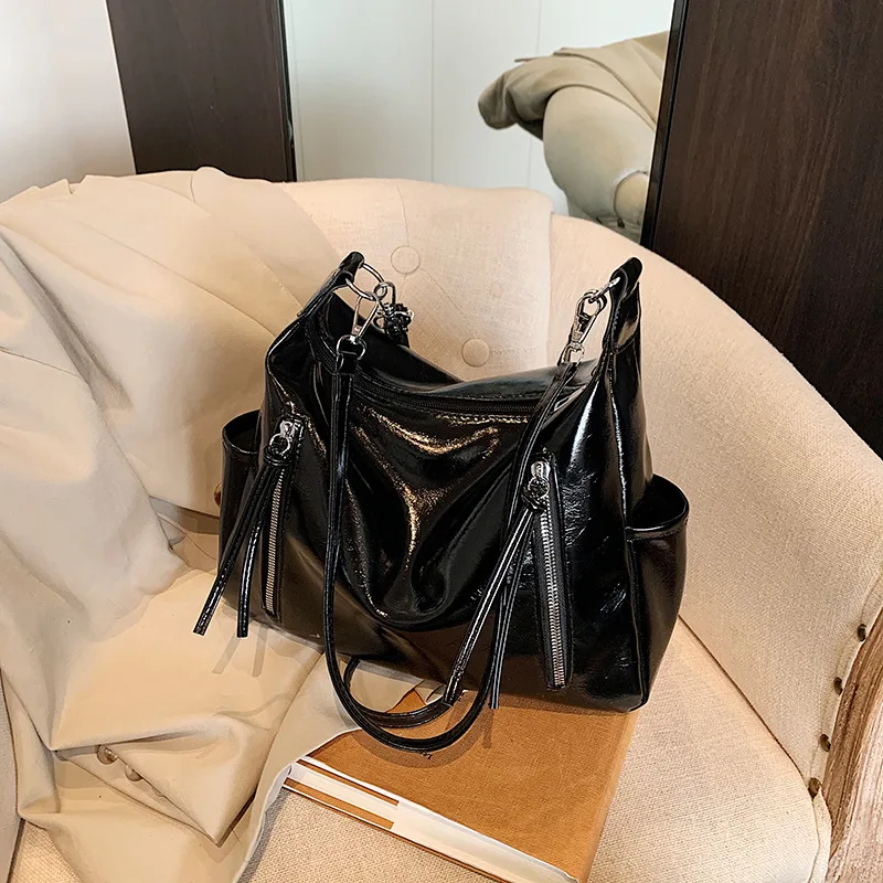 Casual Large Capacity Zipper PU Versatile Commuting Shoulder Bags 2025 New Sewing Thread Basic Style Women's Crossbody Bags
Casual Large Capacity Zipper PU Versatile Commuting Shoulder Bags 2025 New Sewing Thread Basic Style Women's Crossbody Bags