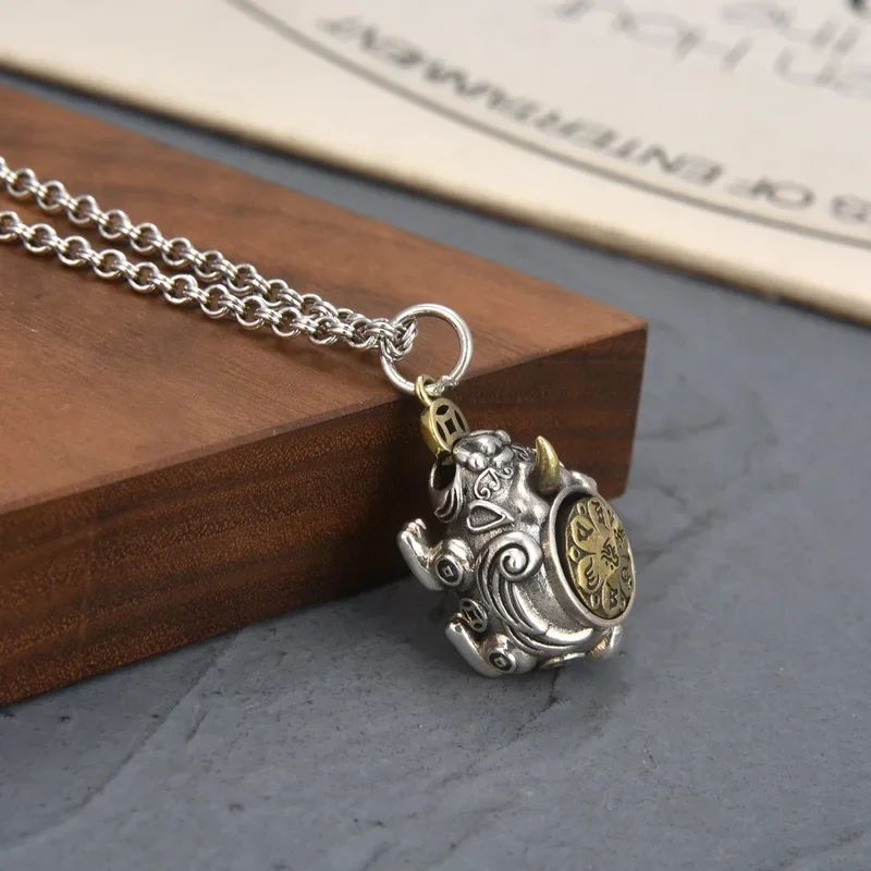 Silver Color New rotating Pixiu retro style men personalized car pendant Chinese wealth sweater chain pendant fashion jewelry
Silver Color New rotating Pixiu retro style men personalized car pendant Chinese wealth sweater chain pendant fashion jewelry