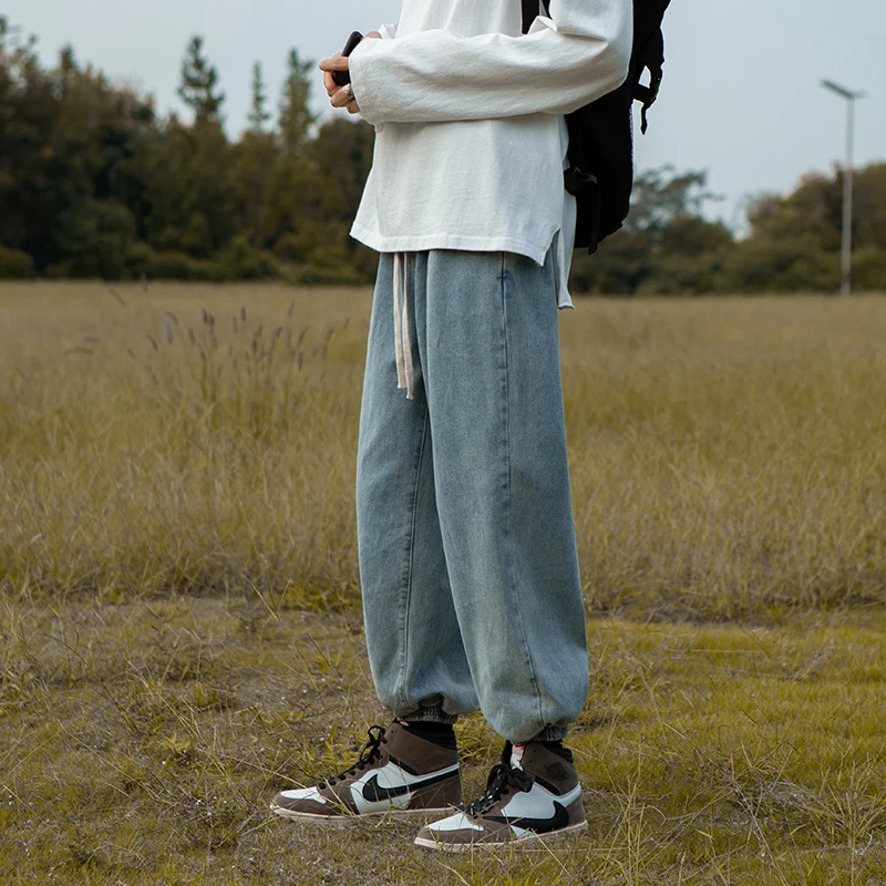 Модные свободные мужские джинсы-карго в корейском стиле, брюки-шаровары, новинка весны-осени, прямые, не требующие глажки, повседневные джинсы
Модные свободные мужские джинсы-карго в корейском стиле, брюки-шаровары, новинка весны-осени, прямые, не требующие глажки, повседневные джинсы