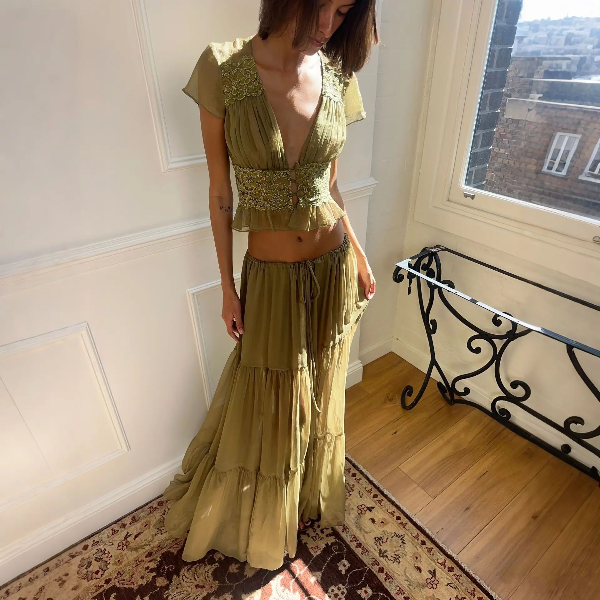 Fashion Mesh Hight Waist Solid Vacation Outfits Casual Short Sleeve Women Party Suit Elegant V-neck Top & Long Skirt Summer Set
Fashion Mesh Hight Waist Solid Vacation Outfits Casual Short Sleeve Women Party Suit Elegant V-neck Top & Long Skirt Summer Set