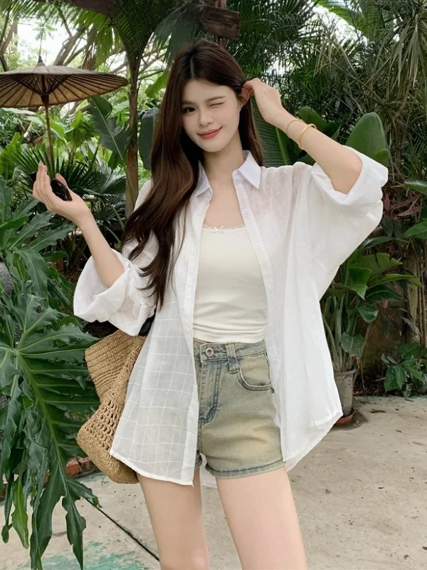 Summer Lightweight Breathable White Plaid Sun Protection Shirt Women's Loose Fit Cardigan Outerwear Versatile Slimming Effect
Summer Lightweight Breathable White Plaid Sun Protection Shirt Women's Loose Fit Cardigan Outerwear Versatile Slimming Effect