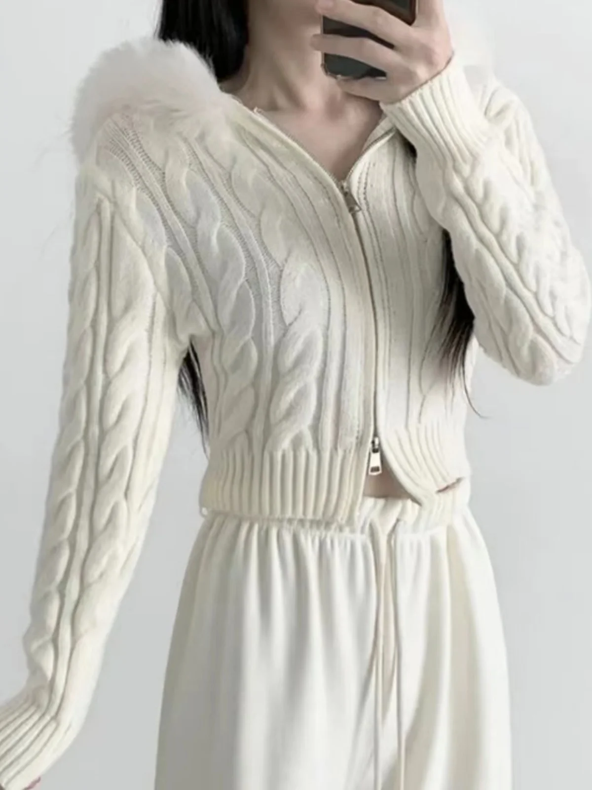 Корейский женский вязаный свитер Ele Slim Fit ort Sve Long Sve с меховым воротником, весеннее новое поступление
Корейский женский вязаный свитер Ele Slim Fit ort Sve Long Sve с меховым воротником, весеннее новое поступление