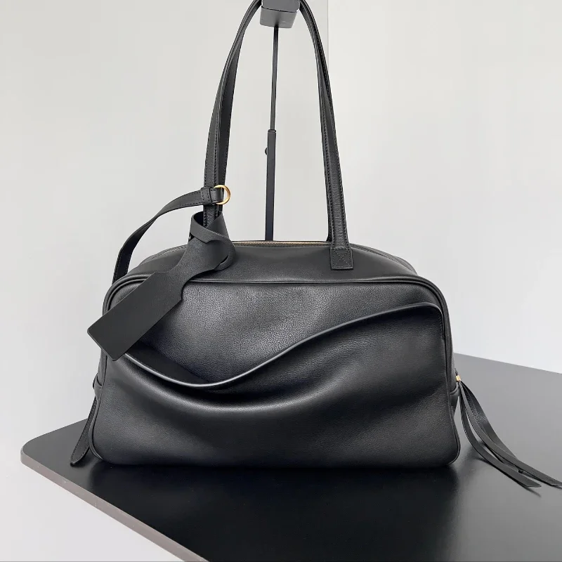 Luxury Designer Genuine Leather Saddle Bag High Quality Leisure Commuting Handbags Women's Famous Brand Crossbody Bags 2025
Luxury Designer Genuine Leather Saddle Bag High Quality Leisure Commuting Handbags Women's Famous Brand Crossbody Bags 2025