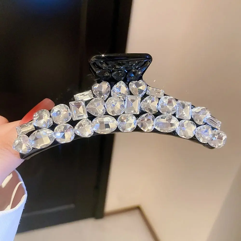 Heart Inlaid Rhinestone Hair Claw Oval Square Simple Shark Clip Geometry Hair Accessories Large Grab Clip Decoration
Heart Inlaid Rhinestone Hair Claw Oval Square Simple Shark Clip Geometry Hair Accessories Large Grab Clip Decoration