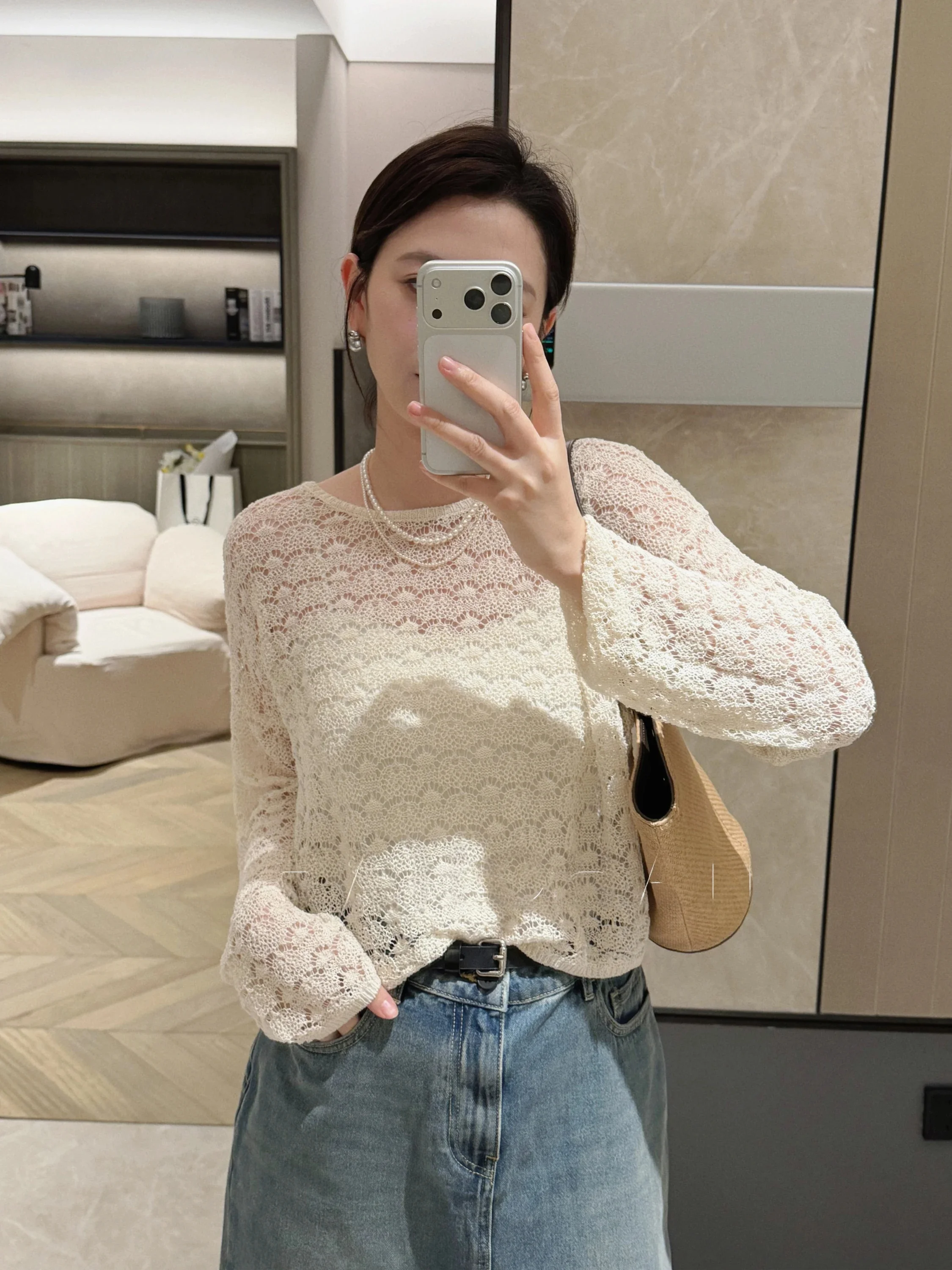 "Smoke Rain Rose" Knitted Long Sleeve round Neck Airy Feel Hollow out Paper Yarn Cover up Simple Basic Design Women...
"Smoke Rain Rose" Knitted Long Sleeve round Neck Airy Feel Hollow out Paper Yarn Cover up Simple Basic Design Women...