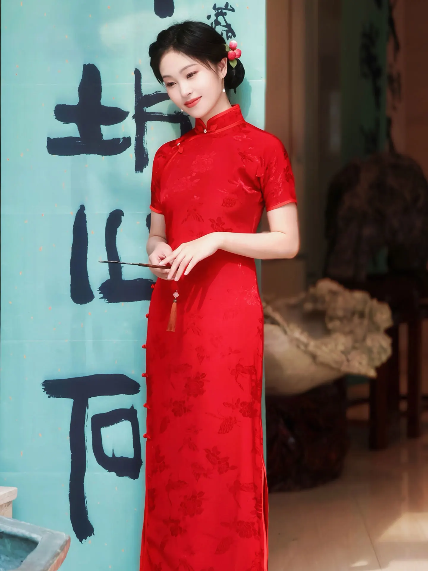 Traditional One-Piece Flat-Seam Full-Collar Short-Sleeve Low-Slit Daily Wear Retro Style Chinese Style Qipao
Traditional One-Piece Flat-Seam Full-Collar Short-Sleeve Low-Slit Daily Wear Retro Style Chinese Style Qipao