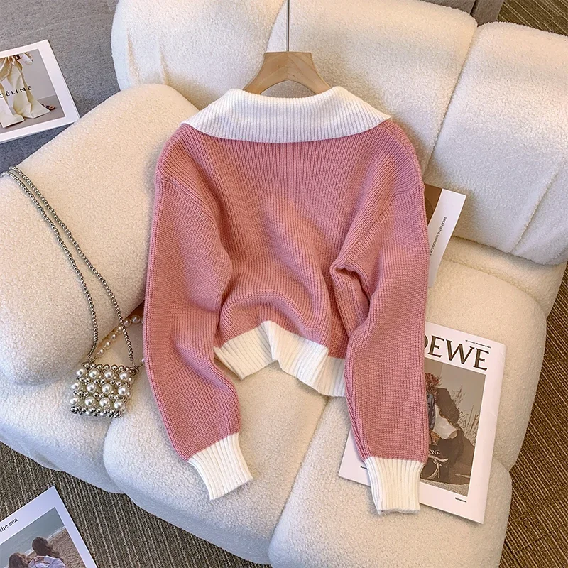 Весенне-осенний свитер с отложным воротником, женский короткий вязаный топ контрастного цвета, корейский универсальный пуловер с длинными рукавами
Весенне-осенний свитер с отложным воротником, женский короткий вязаный топ контрастного цвета, корейский универсальный пуловер с длинными рукавами