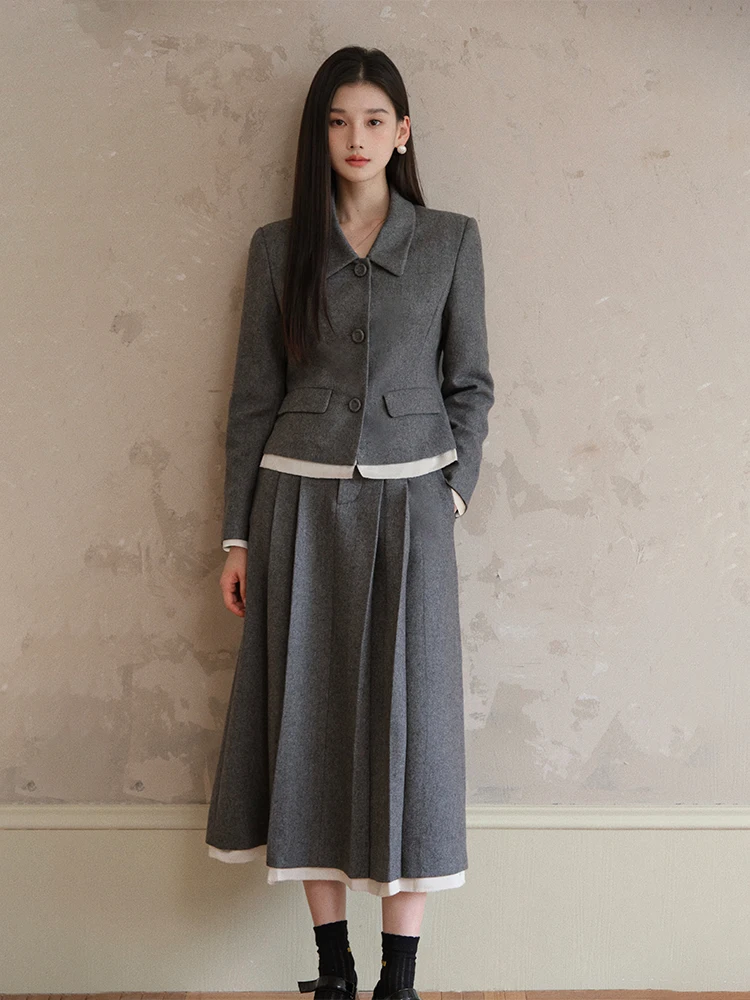 ChillCozy Grey Suit Woolen Fabric Tailored Fashion Set Two-Piece Workwear for Women in Their 20s And 30s Autumn Collection
ChillCozy Grey Suit Woolen Fabric Tailored Fashion Set Two-Piece Workwear for Women in Their 20s And 30s Autumn Collection