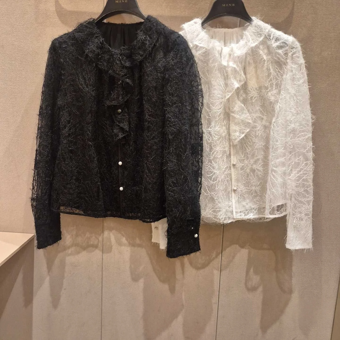 Korean Sle Heavy Work Lace irt Collar Versatile Sweet Temperament Commute Friendly Breathable Skin Friendly Long Sve
Korean Sle Heavy Work Lace irt Collar Versatile Sweet Temperament Commute Friendly Breathable Skin Friendly Long Sve