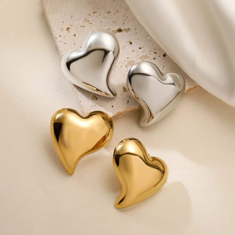 European and American Fashion Simple 18K Gold Plated Smooth Heart Earrings for Women Niche Light Luxury Versatile Stainless Stee
European and American Fashion Simple 18K Gold Plated Smooth Heart Earrings for Women Niche Light Luxury Versatile Stainless Stee