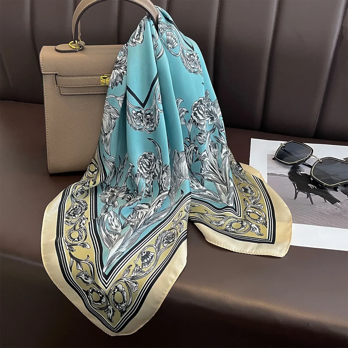 70*70cm Square Scarf Luxury Floral Print Silk Head Scarf Women Foulard Banana Soft Neckerchief Female Headscarf Fashion Hijab
70*70cm Square Scarf Luxury Floral Print Silk Head Scarf Women Foulard Banana Soft Neckerchief Female Headscarf Fashion Hijab