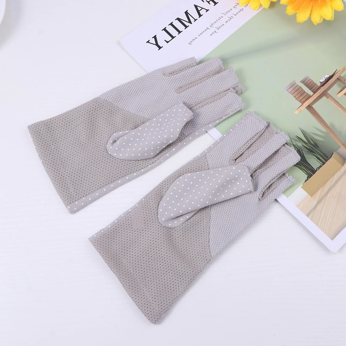 1Pair Fingerless Gloves for Women Sunblock Lightweight Cotton Workout Mitten Grey Uv Protection Gloves for Women
1Pair Fingerless Gloves for Women Sunblock Lightweight Cotton Workout Mitten Grey Uv Protection Gloves for Women
