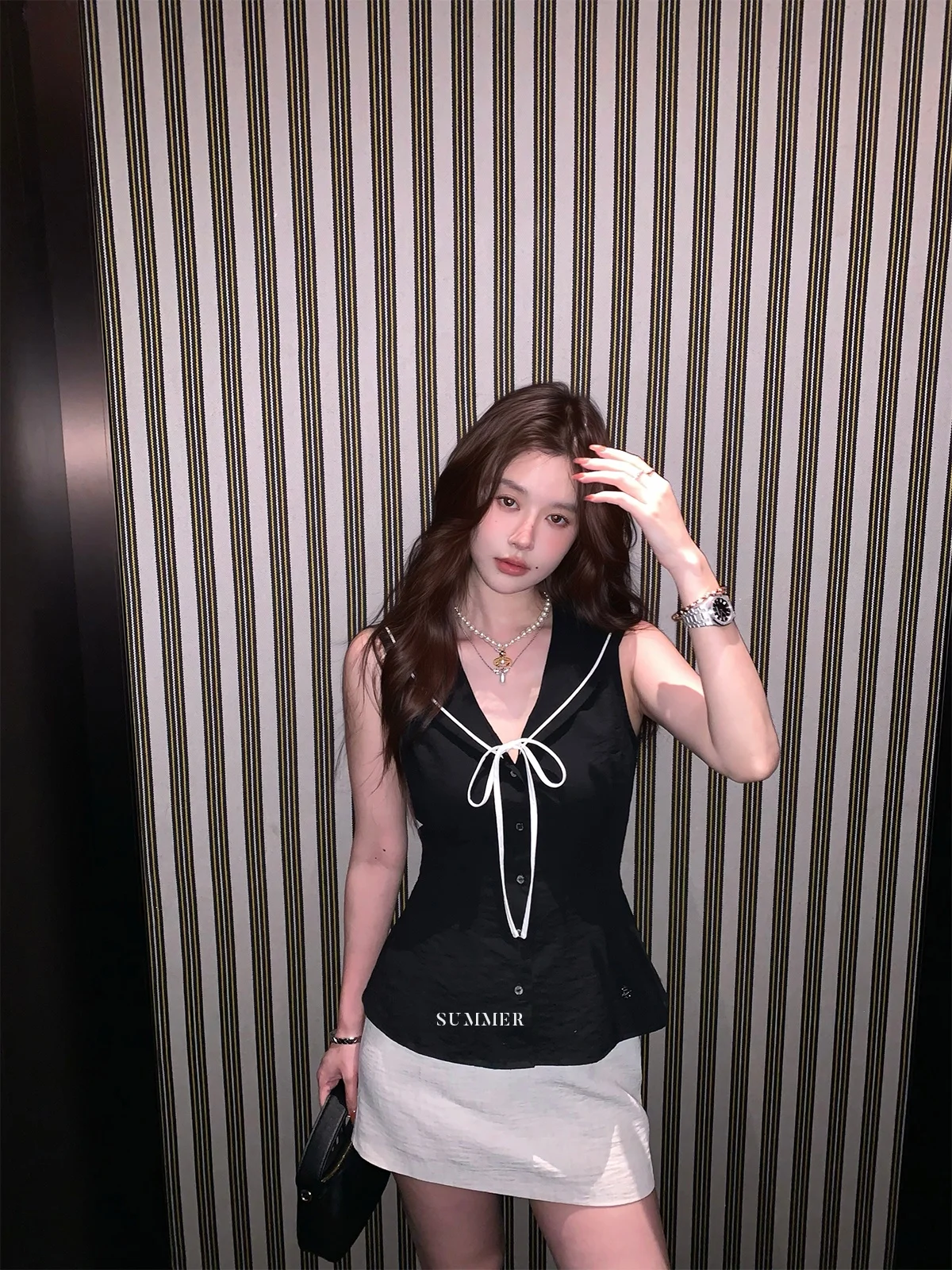 Женская летняя белая повседневная блузка Florr Playa Navy Collar Svel, серия Miu для офиса и научно-исследовательских учреждений
Женская летняя белая повседневная блузка Florr Playa Navy Collar Svel, серия Miu для офиса и научно-исследовательских учреждений