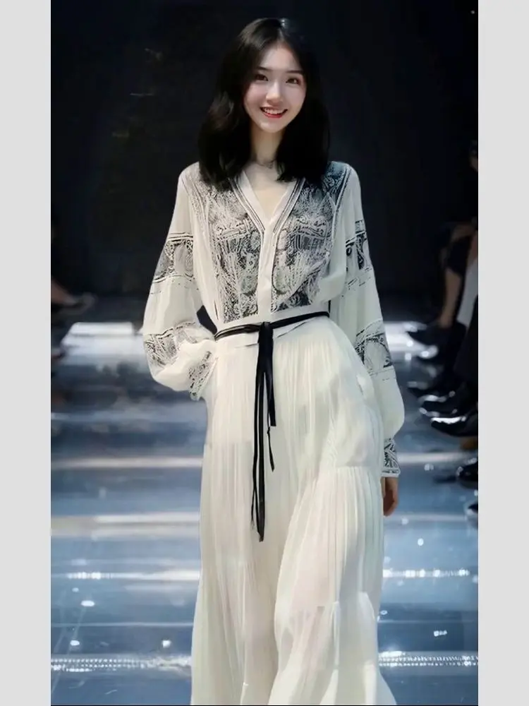 Elegant White Floral Print Dress Women's Fashion High-End Retro Midi Skirt Polyester Fiber A-Line Skirt Long Sleeve V-Neck
Elegant White Floral Print Dress Women's Fashion High-End Retro Midi Skirt Polyester Fiber A-Line Skirt Long Sleeve V-Neck