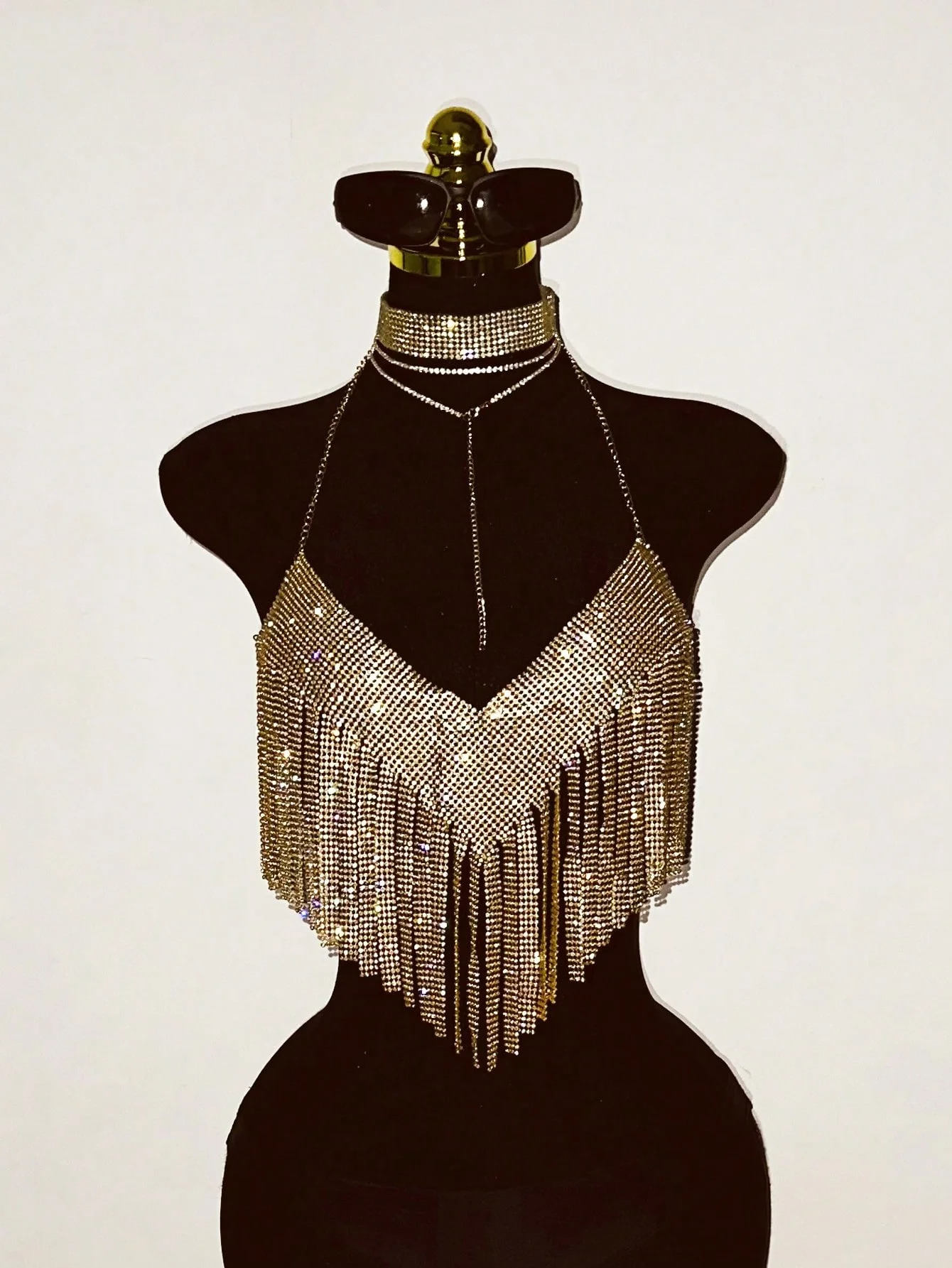 AKYZO Shiny Diamonds Metal Tassel Women Camisole Sexy V Neck Backless Halter Neck Tank Top Rave Nightclub Party Crop Top
AKYZO Shiny Diamonds Metal Tassel Women Camisole Sexy V Neck Backless Halter Neck Tank Top Rave Nightclub Party Crop Top