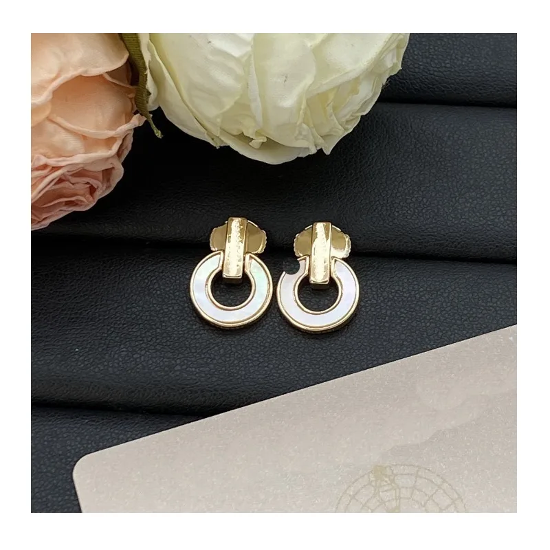 Fritillary Ring Alphabet Home Trend Stud Earrings Women's Personality Fashion Light Luxury Internet Celebrity High Sense Earring
Fritillary Ring Alphabet Home Trend Stud Earrings Women's Personality Fashion Light Luxury Internet Celebrity High Sense Earring