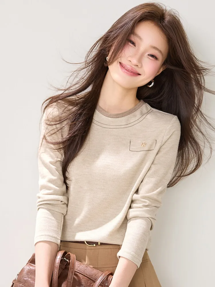 Новая женская приталенная футболка с круглым вырезом и длинным рукавом в корейском стиле, с металлическим декором, для ранней весны
Новая женская приталенная футболка с круглым вырезом и длинным рукавом в корейском стиле, с металлическим декором, для ранней весны