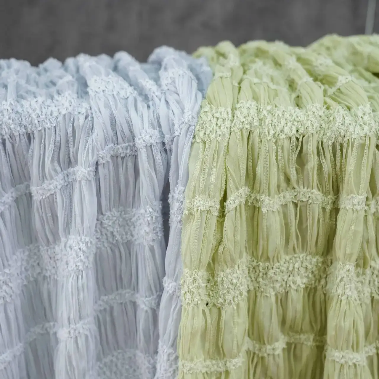 Fashion gown wedding dress with pleated stretchy embroidered chiffon fabric sexy see-through tulle lace fabric designer fabric 
Fashion gown wedding dress with pleated stretchy embroidered chiffon fabric sexy see-through tulle lace fabric designer fabric