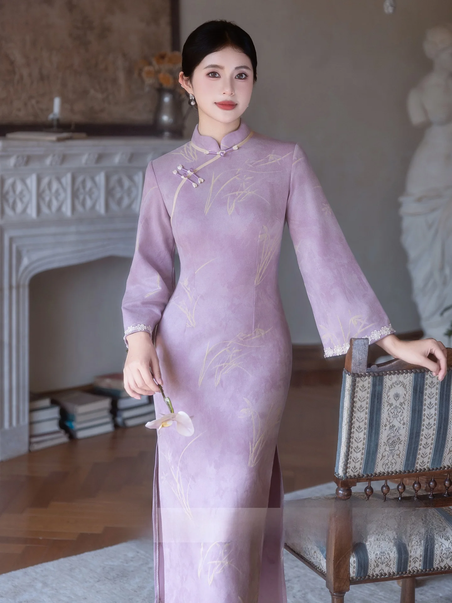 Новое фиолетовое женское платье 2026 года с длинными рукавами в стиле ретро, с цветочным узором, в китайском стиле, теплое, больших размеров
Новое фиолетовое женское платье 2026 года с длинными рукавами в стиле ретро, с цветочным узором, в китайском стиле, теплое, больших размеров