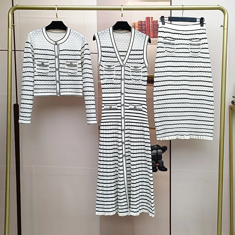 CHUJIE Женский вязаный комплект в полоску 2025 — укороченный топ и юбка-миди для отдыха, готовый повседневный наряд — комплект из 3 предметов
CHUJIE Женский вязаный комплект в полоску 2025 — укороченный топ и юбка-миди для отдыха, готовый повседневный наряд — комплект из 3 предметов