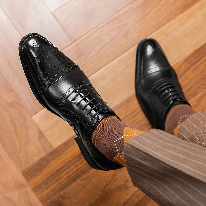 Men's Oxford Shoes British Style Breathable Brogue Leather Shoes Formal Business Flat Heel Low Heel Summer Season
Men's Oxford Shoes British Style Breathable Brogue Leather Shoes Formal Business Flat Heel Low Heel Summer Season