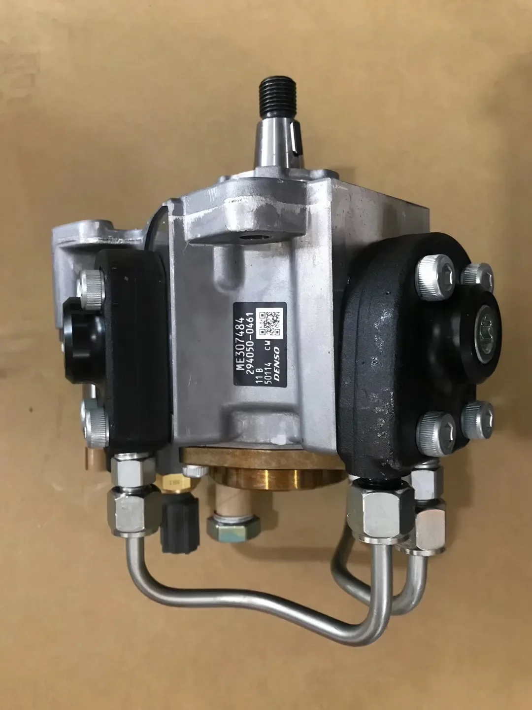 Genuine diese fuel pump 294050-0461 high pressure common rail injectio pump 2940500461 ME307484
Genuine diese fuel pump 294050-0461 high pressure common rail injectio pump 2940500461 ME307484