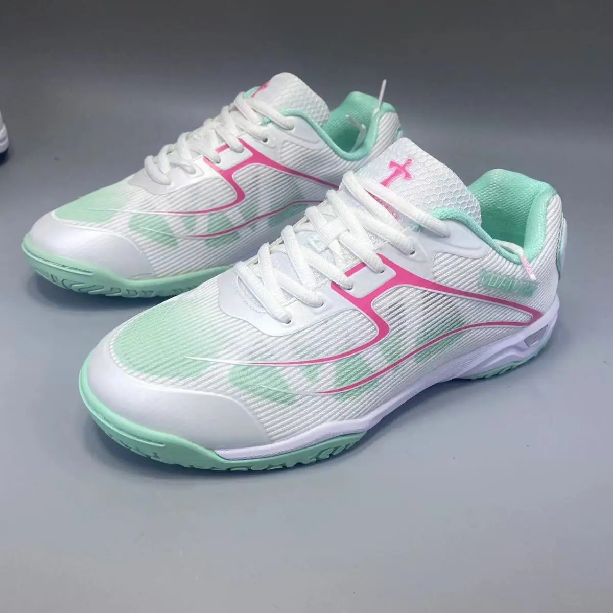 Professional Couple Badminton Shoes Breathable Sports Shoes Comfortable Badminton Sports Shoes Indoor Non-slip Training Shoes
Professional Couple Badminton Shoes Breathable Sports Shoes Comfortable Badminton Sports Shoes Indoor Non-slip Training Shoes