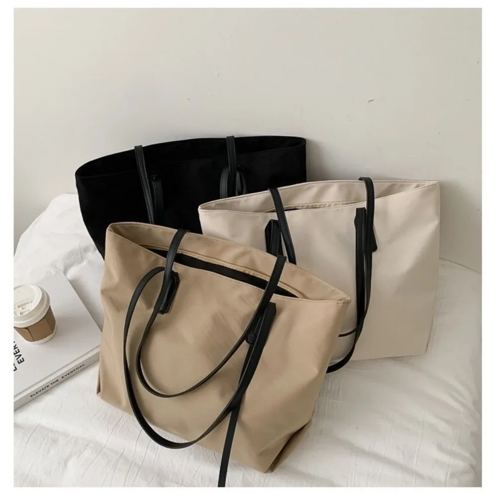 Повседневная универсальная большая сумка, однотонная сумка большой вместимости, мягкая сумка на плечо для женщин
Повседневная универсальная большая сумка, однотонная сумка большой вместимости, мягкая сумка на плечо для женщин