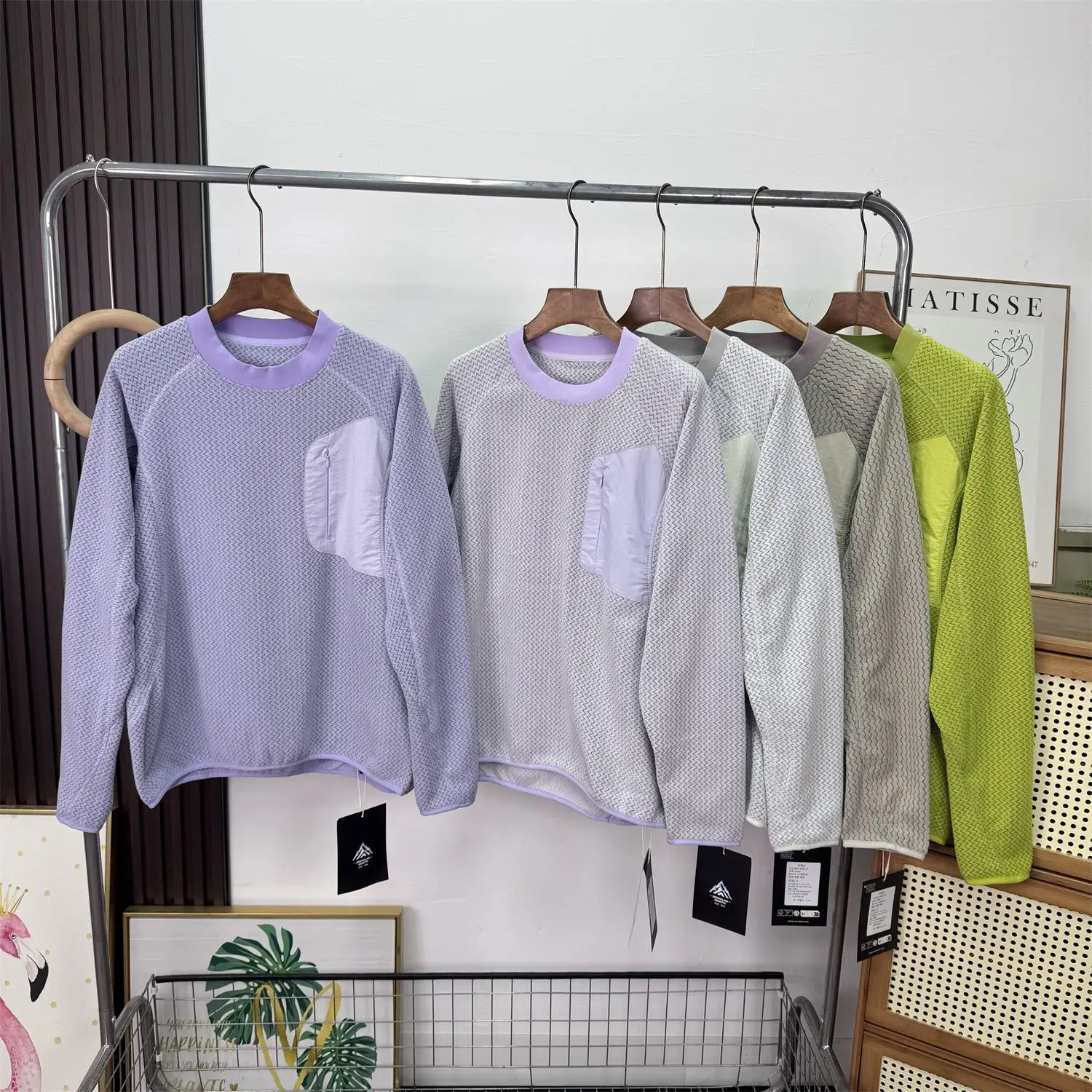 Couple's Outdoor Mountain Series Fleece Thermal Long Sleeve Sweatshirt Wave Pattern Warm Base Layer Shirt Hiking Climbing Clo...
Couple's Outdoor Mountain Series Fleece Thermal Long Sleeve Sweatshirt Wave Pattern Warm Base Layer Shirt Hiking Climbing Clo...