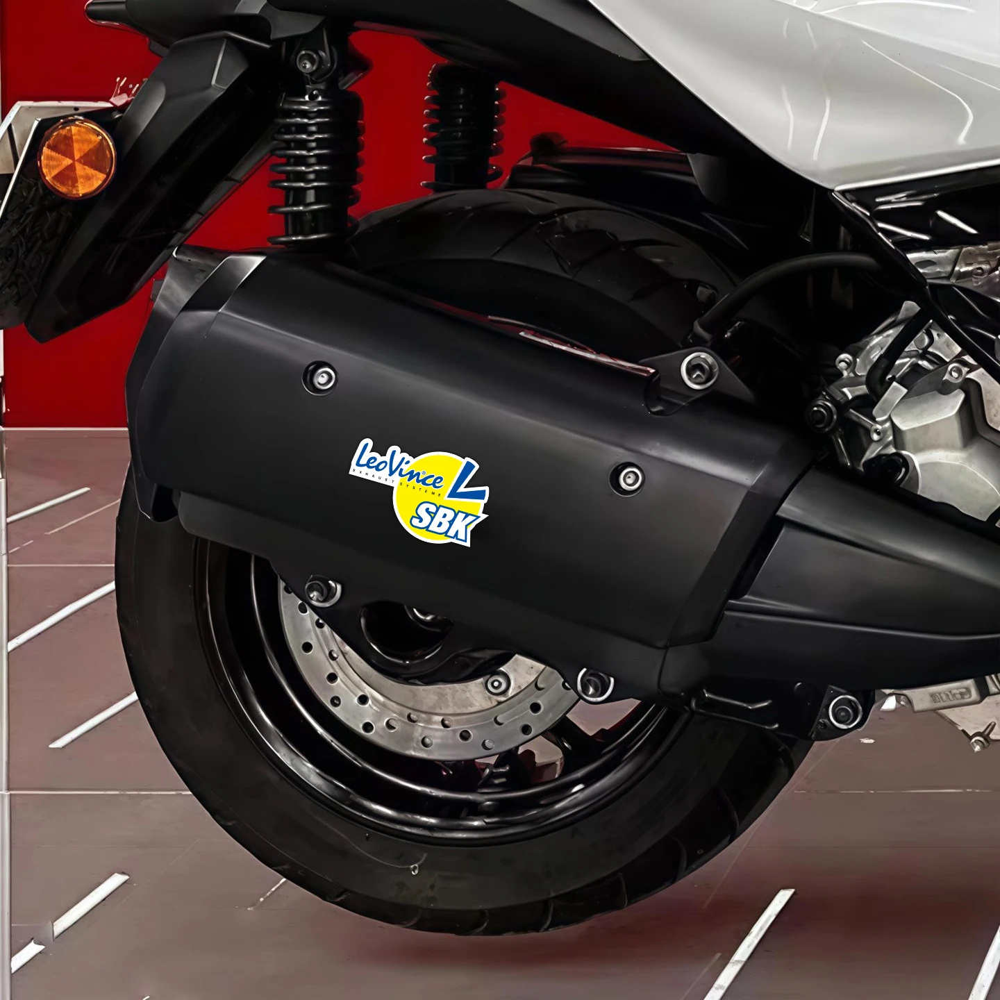 High Temperature Resistant Leovince Exhaust Stickers Anti-scratch Decals For Motocross Scooter Motorcycle Pipe Body Parts
High Temperature Resistant Leovince Exhaust Stickers Anti-scratch Decals For Motocross Scooter Motorcycle Pipe Body Parts