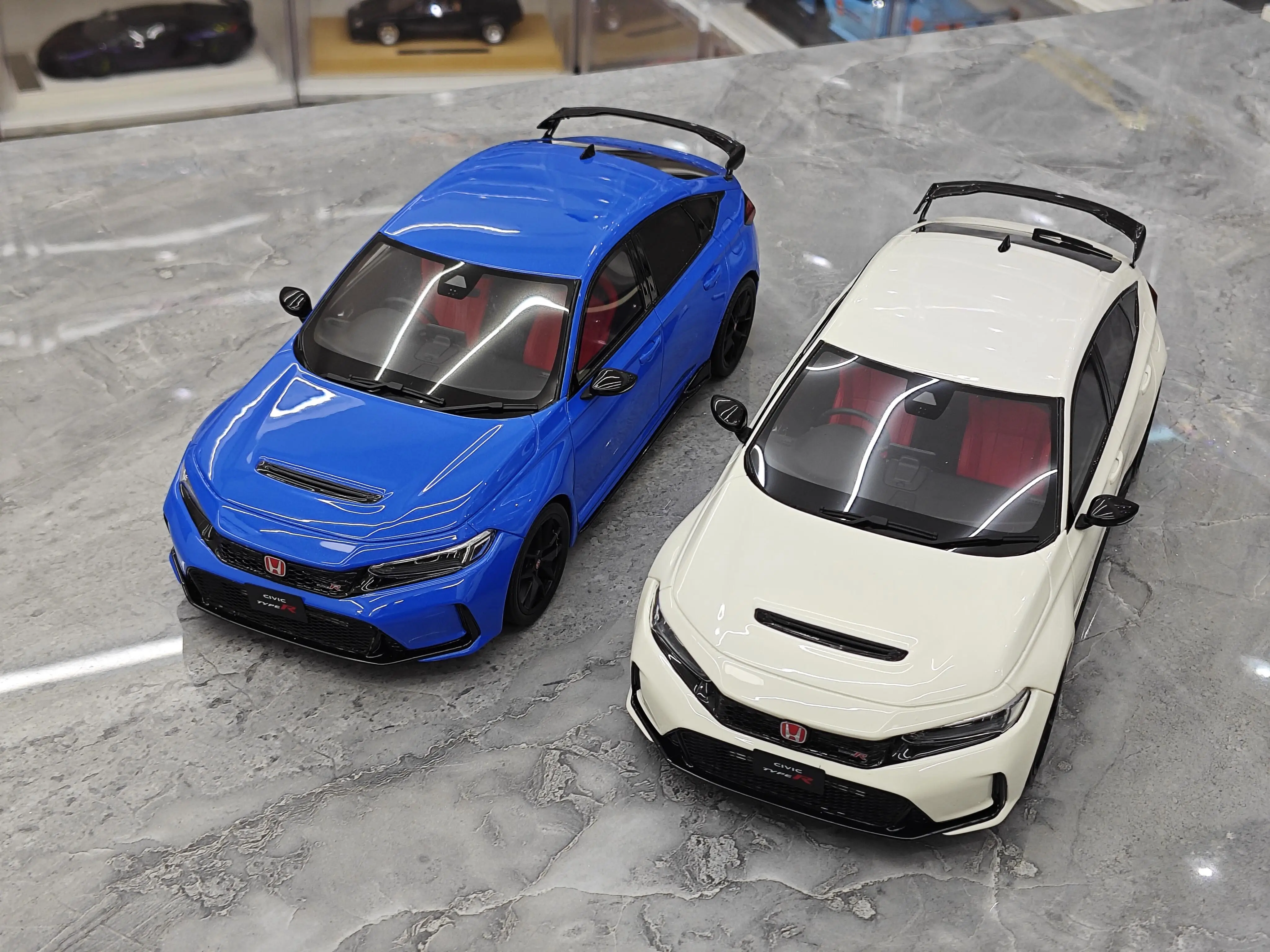 OTTO 1:18 Civic FL5 Type R JDM моделирование ограниченная серия смола металл статическая модель автомобиля игрушка в подарок
OTTO 1:18 Civic FL5 Type R JDM моделирование ограниченная серия смола металл статическая модель автомобиля игрушка в подарок