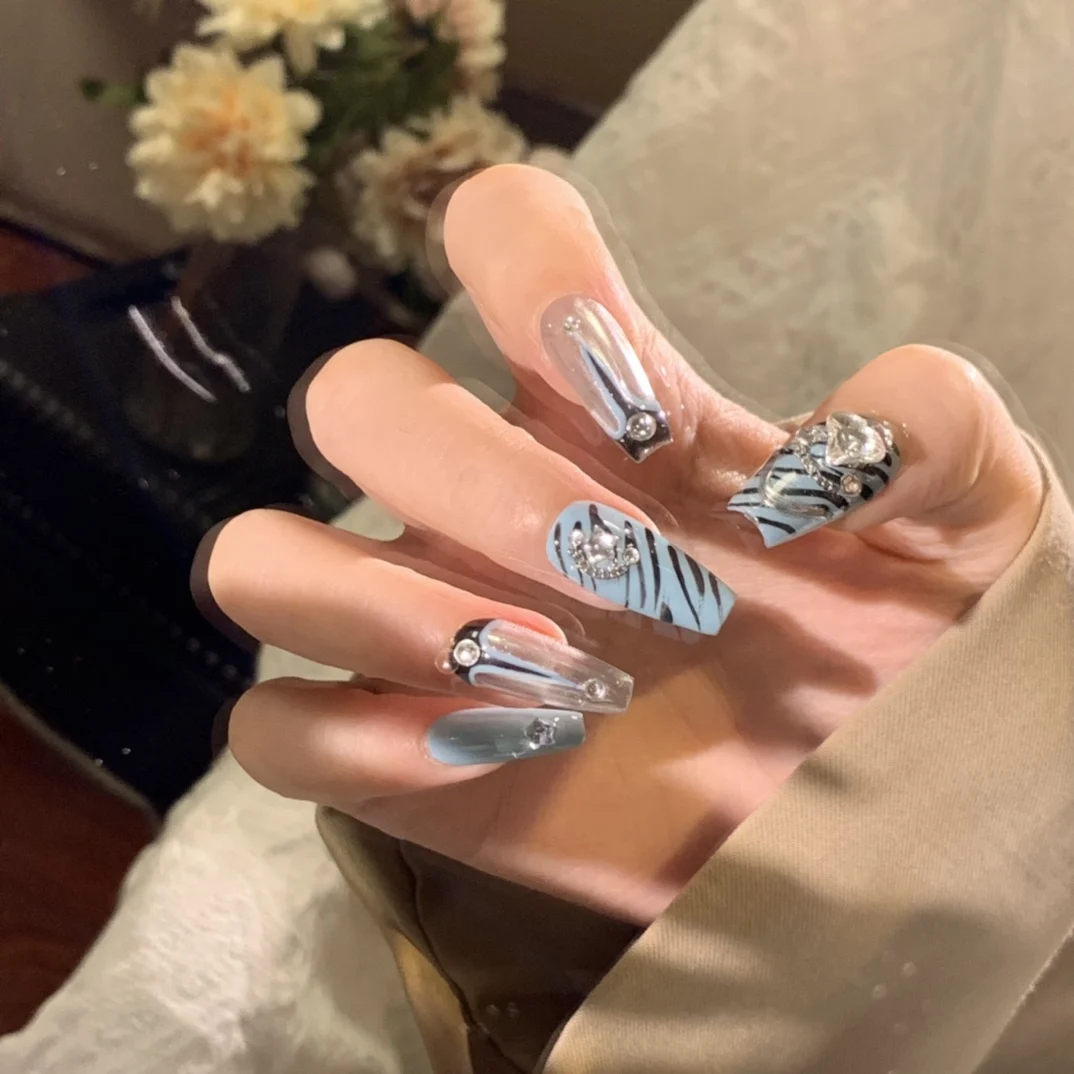 10 шт., зеленые накладные ногти в полоску зебры, Y2k, накладные ногти ручной работы в стиле панк с бриллиантовым декором, носимые накладные ногти в виде гроба 
10 шт., зеленые накладные ногти в полоску зебры, Y2k, накладные ногти ручной работы в стиле панк с бриллиантовым декором, носимые накладные ногти в виде гроба