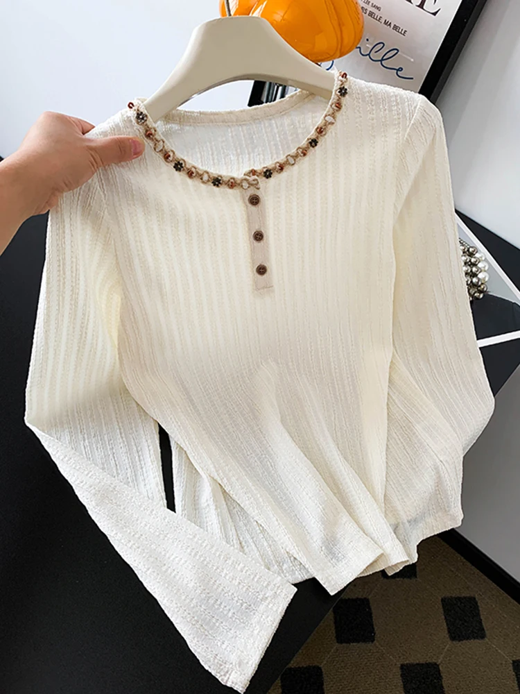 Корейский женский топ с длинным рукавом, кружевными вставками и открытым воротником, подходящий для прогулок
Корейский женский топ с длинным рукавом, кружевными вставками и открытым воротником, подходящий для прогулок