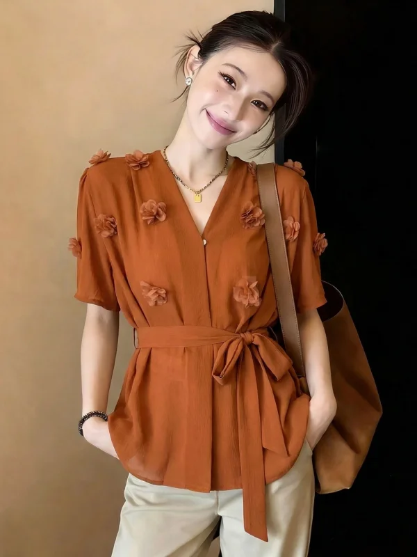Orange Pumpkin Short Sleeve Shirt Women's V-neck Tie Waist Fashionable Age-reducing Top Korean Style Commute Wind Loose Fit
Orange Pumpkin Short Sleeve Shirt Women's V-neck Tie Waist Fashionable Age-reducing Top Korean Style Commute Wind Loose Fit
