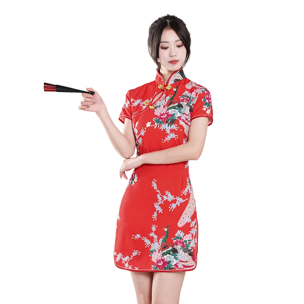 Traditional Chinese Short Qipao Dress with Peacock Print for Women Elegant Cheongsam for Everyday Party and Holiday Occasions
Traditional Chinese Short Qipao Dress with Peacock Print for Women Elegant Cheongsam for Everyday Party and Holiday Occasions