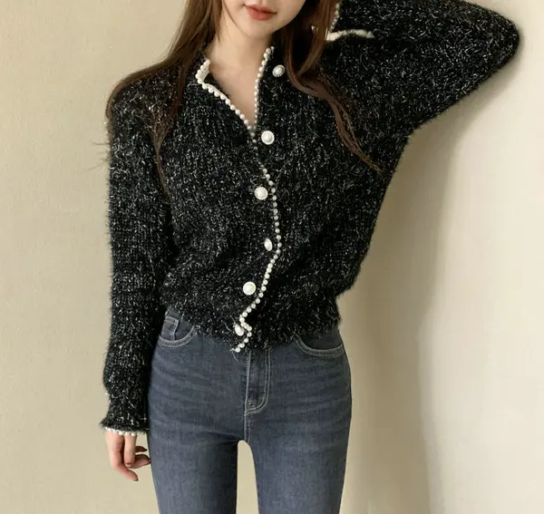 Утепленный вязаный свитер-жакет с жемчужными пуговицами и золотой нитью, Solowen Commute, приталенный, с длинными рукавами, V-образный вырез.
Утепленный вязаный свитер-жакет с жемчужными пуговицами и золотой нитью, Solowen Commute, приталенный, с длинными рукавами, V-образный вырез.