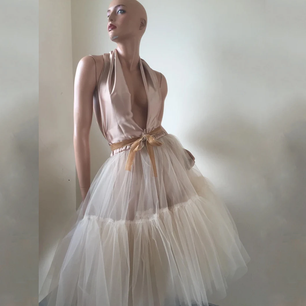 Sexy Fashion Short Women Dress Halter Deep V Neck Backless Tulle Summer Elegant Casual Party Cocktail Gowns Custom Made
Sexy Fashion Short Women Dress Halter Deep V Neck Backless Tulle Summer Elegant Casual Party Cocktail Gowns Custom Made