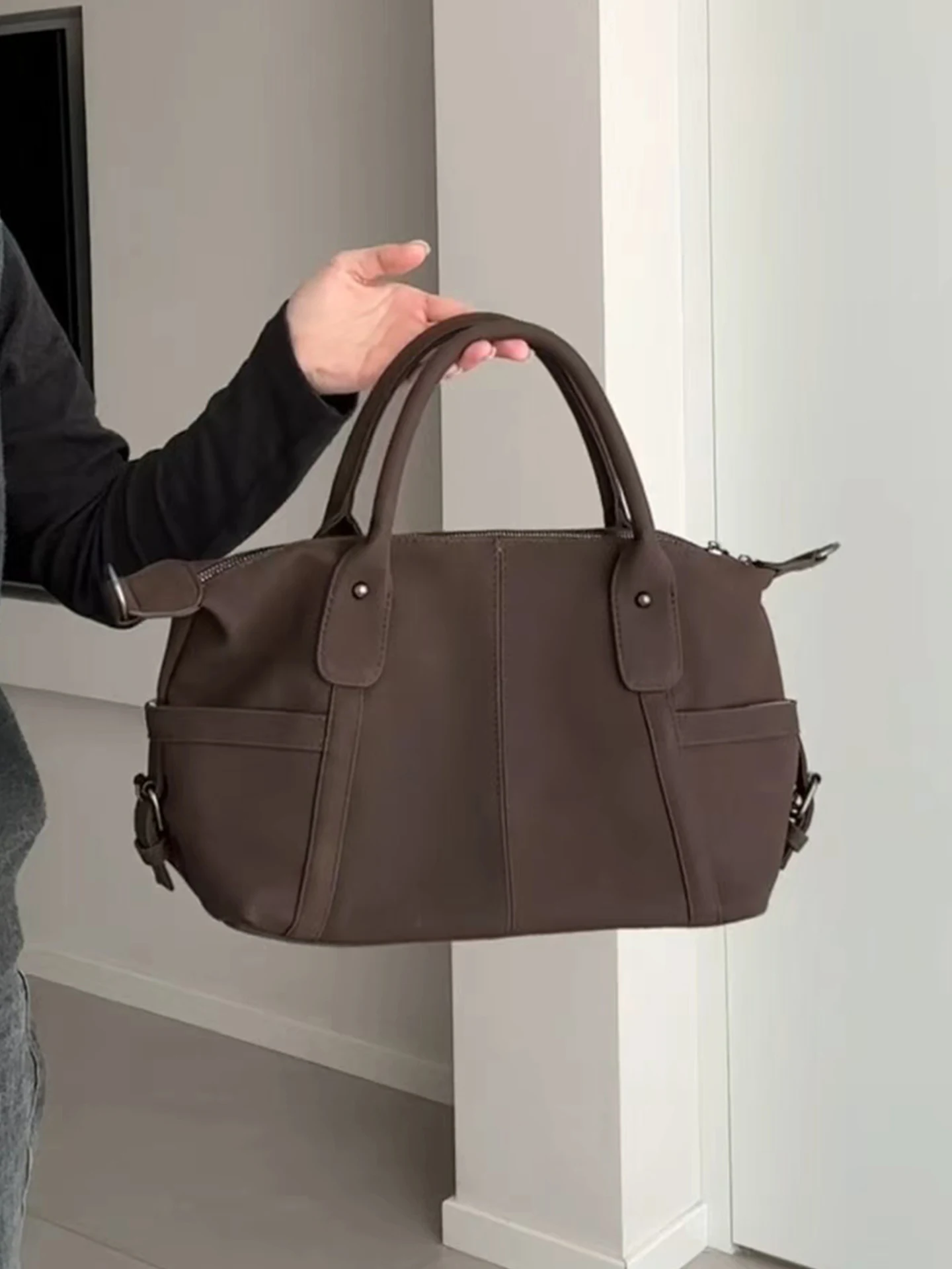 Caramel Suede Matte Large Capaci Women's Tote Bag Commuter oulder Crossbody Bag Casual Sle Soft Polyester
Caramel Suede Matte Large Capaci Women's Tote Bag Commuter oulder Crossbody Bag Casual Sle Soft Polyester