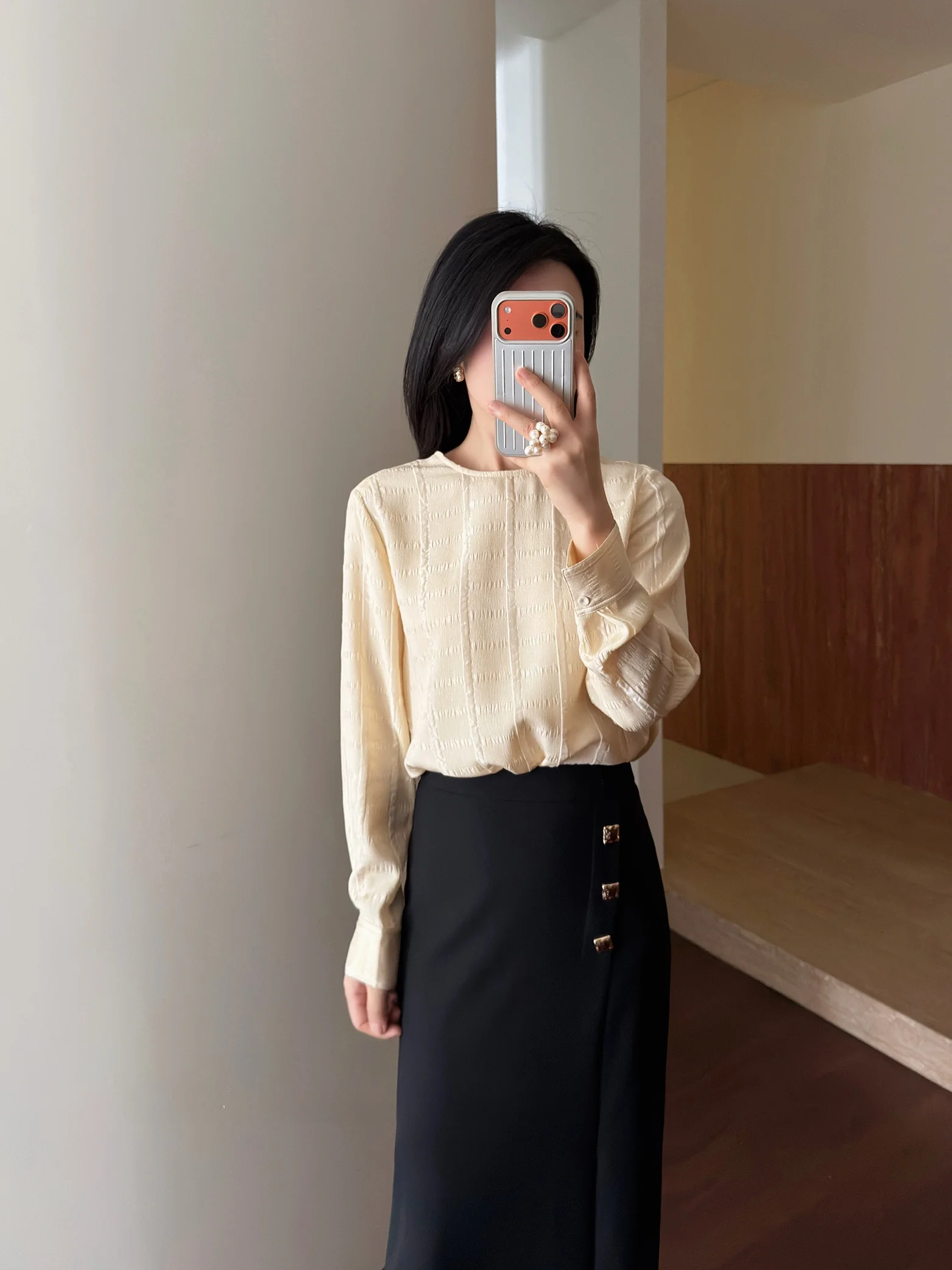 Женская повседневная блузка Jiaoyang из мягкого шелка, жёлтая, плотная, 40 момме, с вышивкой, дышащая, с длинным рукавом
Женская повседневная блузка Jiaoyang из мягкого шелка, жёлтая, плотная, 40 момме, с вышивкой, дышащая, с длинным рукавом