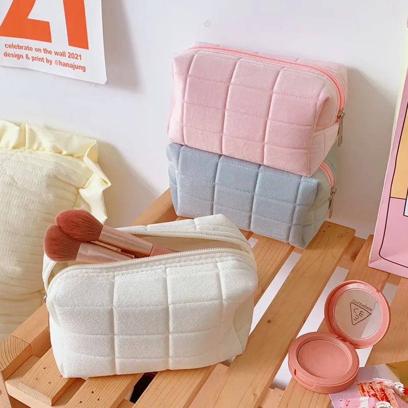1 Pc Cute Fur Makeup Bag For Women Zipper Large Solid Color Cosmetic Bag Travel Make Up Toiletry Bag Washing Pouch
1 Pc Cute Fur Makeup Bag For Women Zipper Large Solid Color Cosmetic Bag Travel Make Up Toiletry Bag Washing Pouch