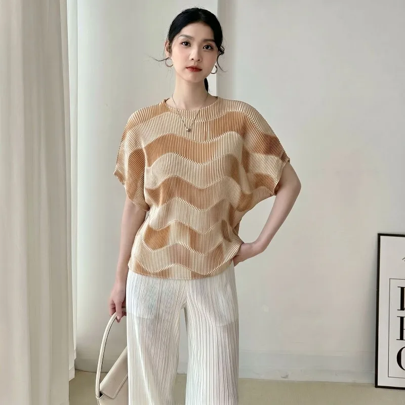 Miyake Pleated T-Shirt 2026 Summer New Design Satin Glossy T-Shirt Versatile Simple Round Neck Commuter Short Sleeve Top Women
Miyake Pleated T-Shirt 2026 Summer New Design Satin Glossy T-Shirt Versatile Simple Round Neck Commuter Short Sleeve Top Women