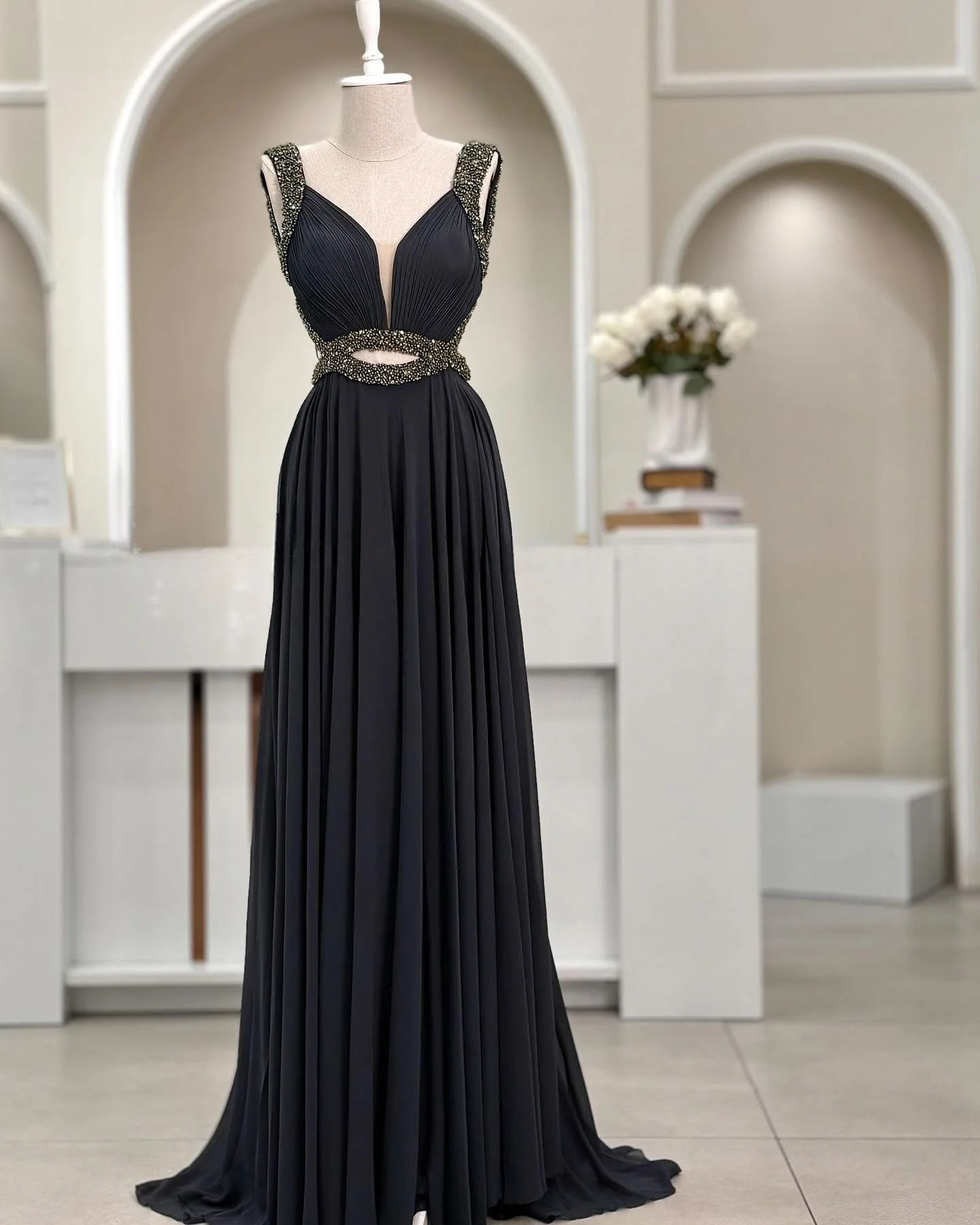 Customized Delicate Jersey Straight Cap Sleeve Crystal Evening Dresses V-Neck Sleeveless Panel Train Bespoke Occasion
Customized Delicate Jersey Straight Cap Sleeve Crystal Evening Dresses V-Neck Sleeveless Panel Train Bespoke Occasion
