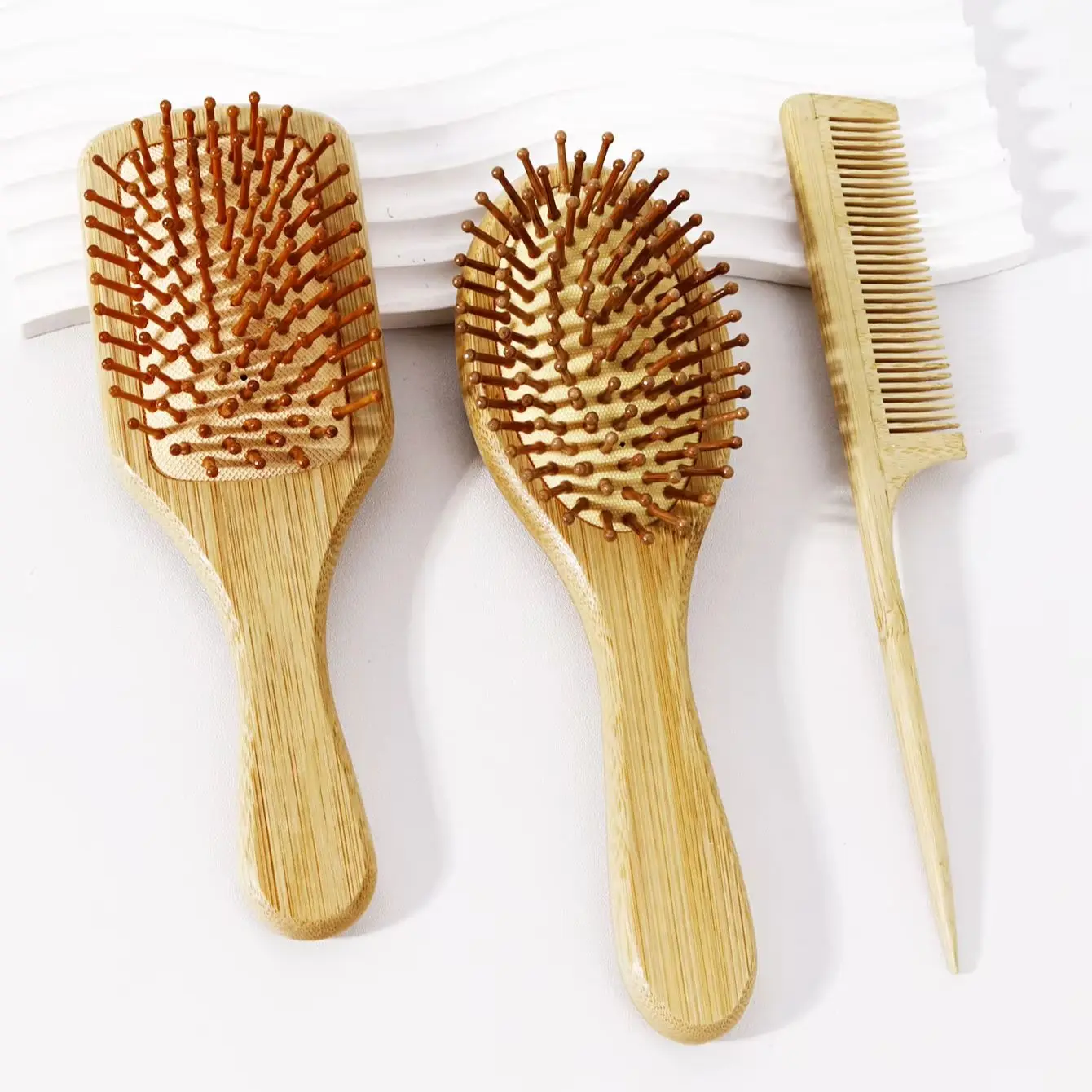 Hairdressing wooden comb set, wooden handle airbag comb, wooden pointed tail comb, anti-static, special for real hair wigs
Hairdressing wooden comb set, wooden handle airbag comb, wooden pointed tail comb, anti-static, special for real hair wigs