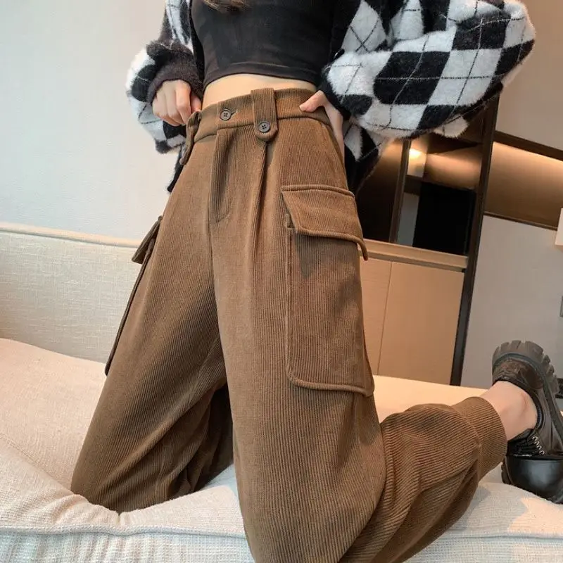 Женские вельветовые брюки с высокой талией в стиле Харадзюку, широкие, свободные, карго, флисовые, с большими карманами, однотонные, осенние, полной длины
Женские вельветовые брюки с высокой талией в стиле Харадзюку, широкие, свободные, карго, флисовые, с большими карманами, однотонные, осенние, полной длины