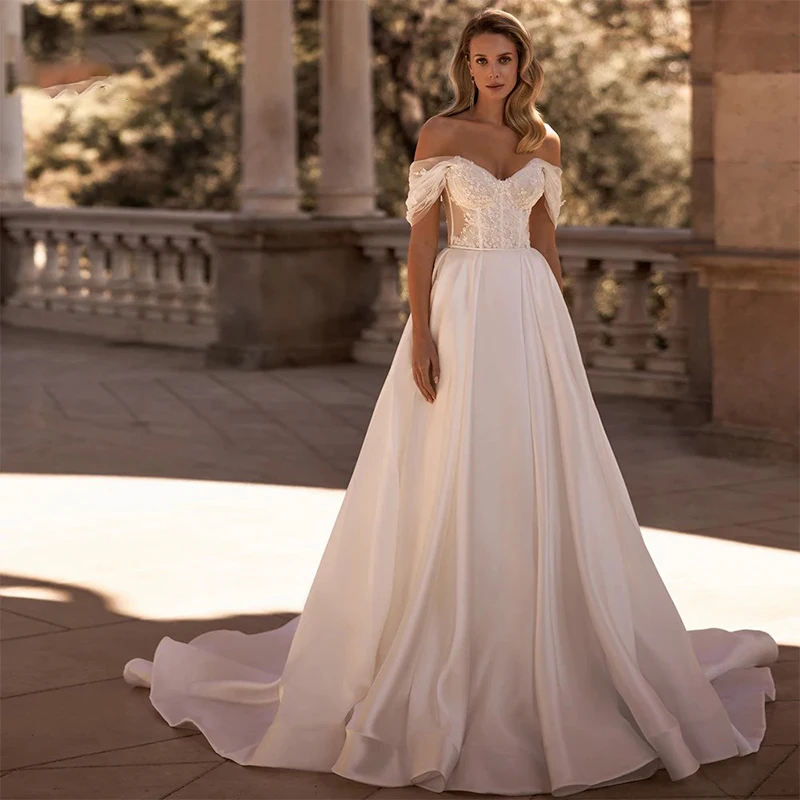 Vintage Wedding Dress Satin With Embroidery A-Line Ball Gown Sweetheart Boatneck Sleeveless Customized Bride Vestido De Novia
Vintage Wedding Dress Satin With Embroidery A-Line Ball Gown Sweetheart Boatneck Sleeveless Customized Bride Vestido De Novia