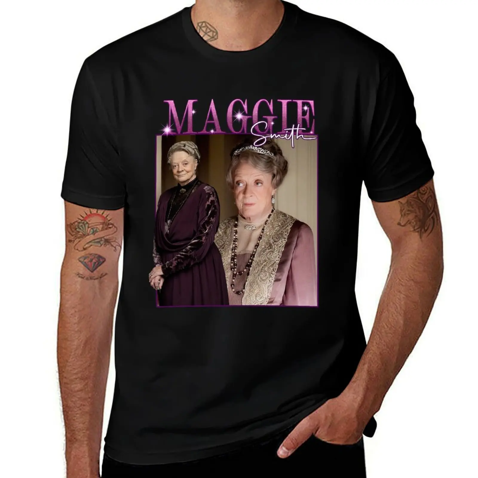 Футболка в стиле ретро Maggie, хлопковые футболки с рисунком, футболки с графикой, роскошная дизайнерская футболка с графикой, мужская хлопковая футболка
Футболка в стиле ретро Maggie, хлопковые футболки с рисунком, футболки с графикой, роскошная дизайнерская футболка с графикой, мужская хлопковая футболка
