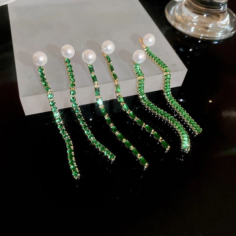 FYUAN Simple Green Zircon Crystal Earrings Ladys Long Geometric Pearl Drop Earrings for Women Jewelry Gifts
FYUAN Simple Green Zircon Crystal Earrings Ladys Long Geometric Pearl Drop Earrings for Women Jewelry Gifts
