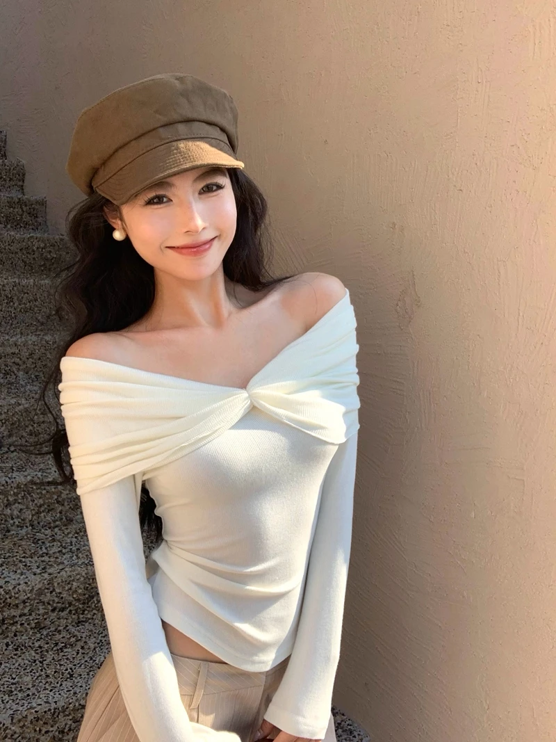 Sexy Y2K Off-the-shoulder Design Ruched Red Long-sleeve T-shirt Women Fitted Ruched Pollover Tops Spring Autumn Ideal Inner Wear
Sexy Y2K Off-the-shoulder Design Ruched Red Long-sleeve T-shirt Women Fitted Ruched Pollover Tops Spring Autumn Ideal Inner Wear